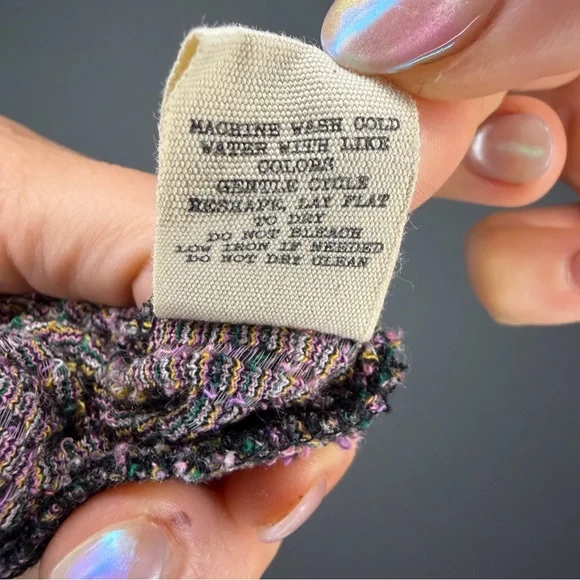 Buckle Gimmicks NWOT Printed Mock Neck Top, Size L - Picture 10 of 10